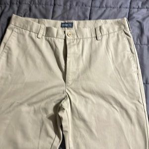 Mens IZOD 36x32 non-pleated chinos